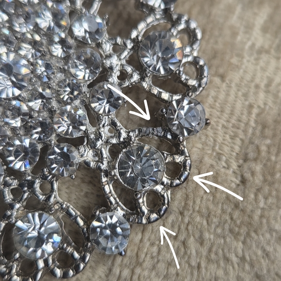 Large Rhinestone Sparkly Pin Broach - Picture 11 of 14